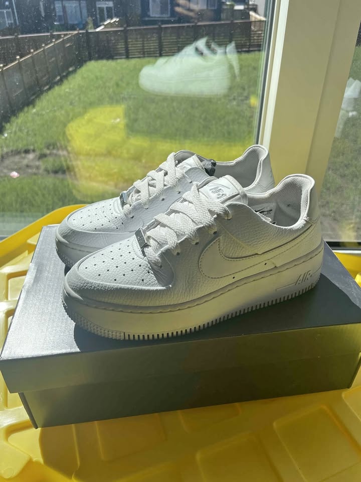 Air Force 1 Sage Low Triple White Size 6 Womens