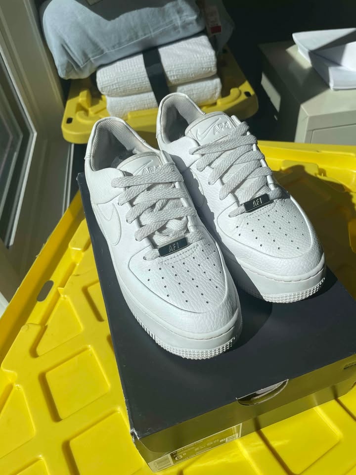 Air Force 1 Sage Low Triple White Size 6 Womens - photo 3