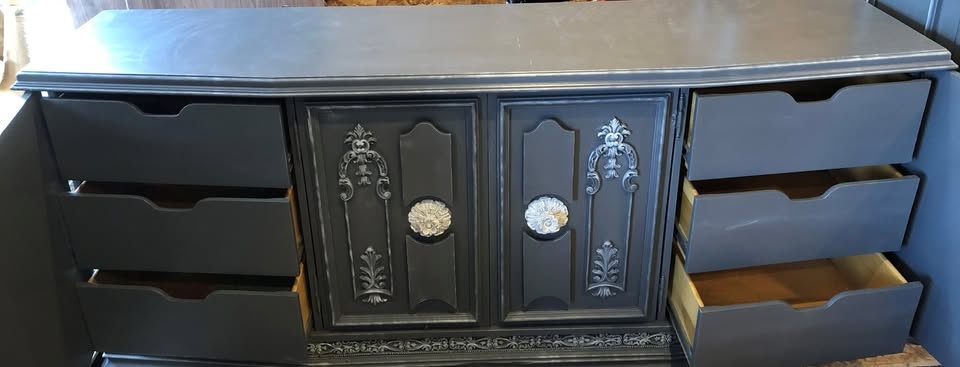 Gorgeous! Antique Sideboard & Mirror - photo 3