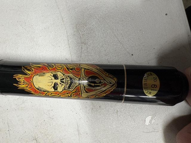 Champs Sports Billiard Cue - Skull Design, 19oz - photo 3