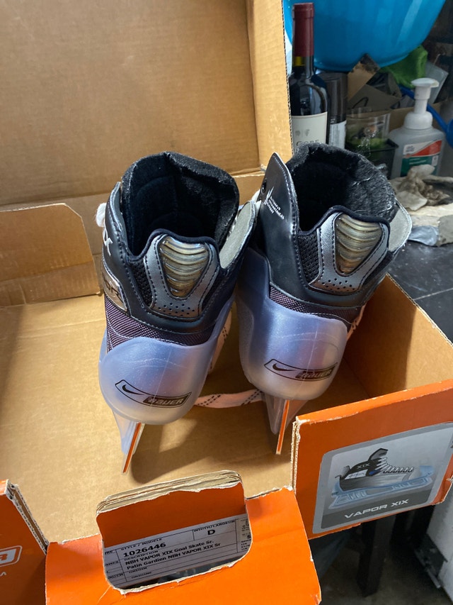 NBH Vapor XIX goal skate sr. Size 8.5 womens with D - photo 4