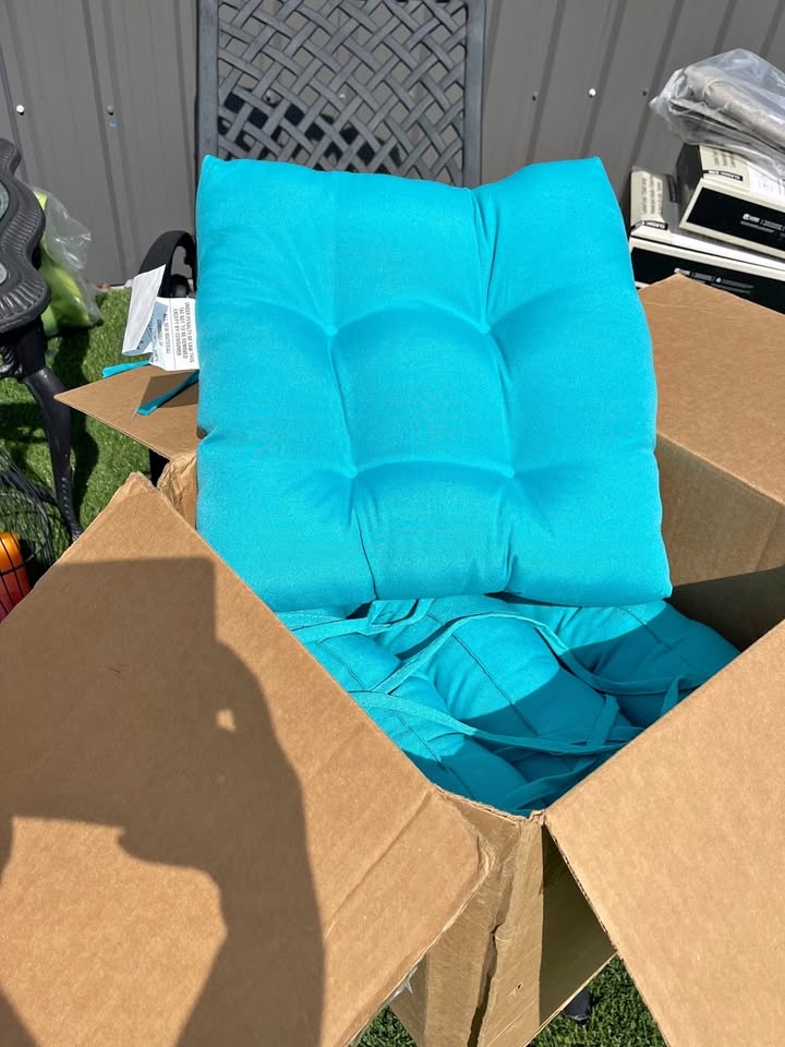 New Patio Cushions 15"x15"x5" - Set Of 4!
