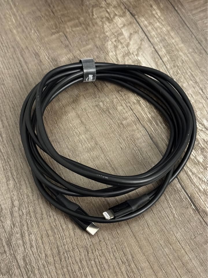 Amazon Basics USB-2.0 Type C to Lightning Cable 10 ft, Black - photo 3