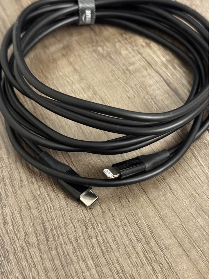 Amazon Basics USB-2.0 Type C to Lightning Cable 10 ft, Black - photo 4