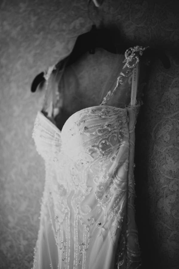 Galia Lahav “Isadora” Wedding Gown + Veil (Size 2) - photo 2