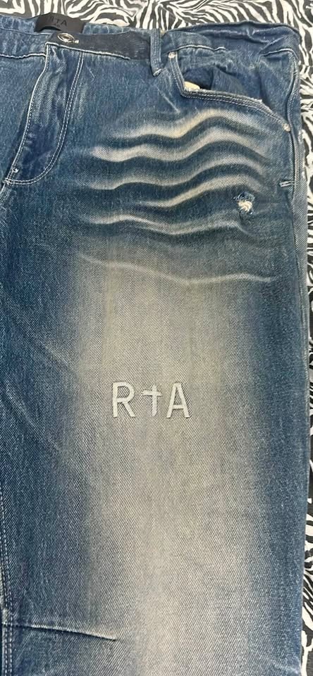 Rta Stacked Jean Size 40 Fit like a 38