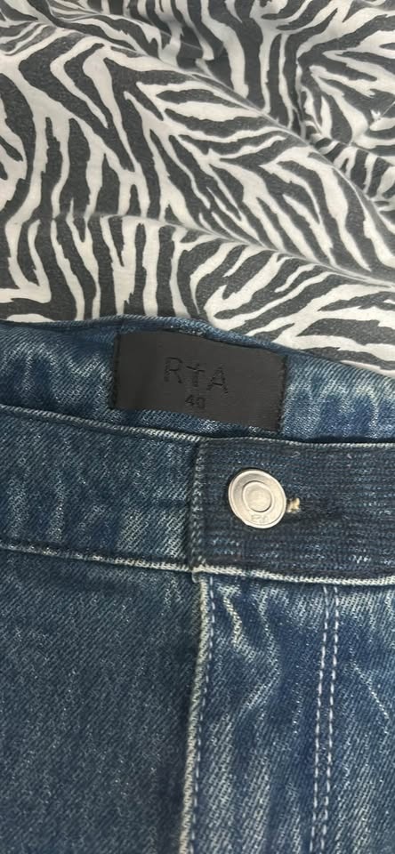 Rta Stacked Jean Size 40 Fit like a 38 - photo 2