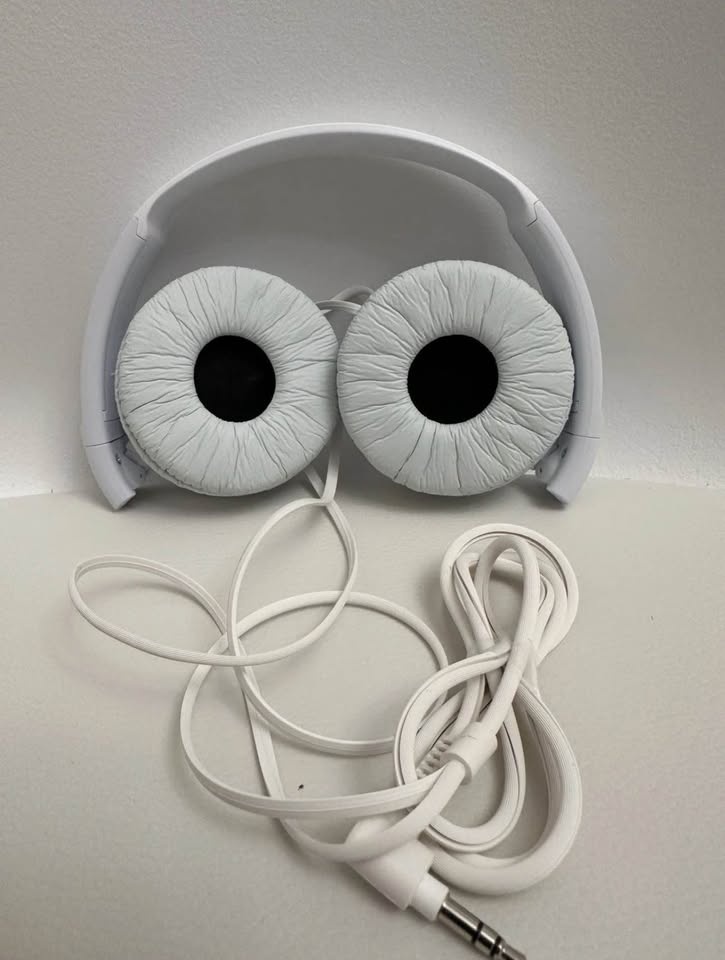 Sony MDR-ZX110 Wired On-Ear Headphones- White - photo 3