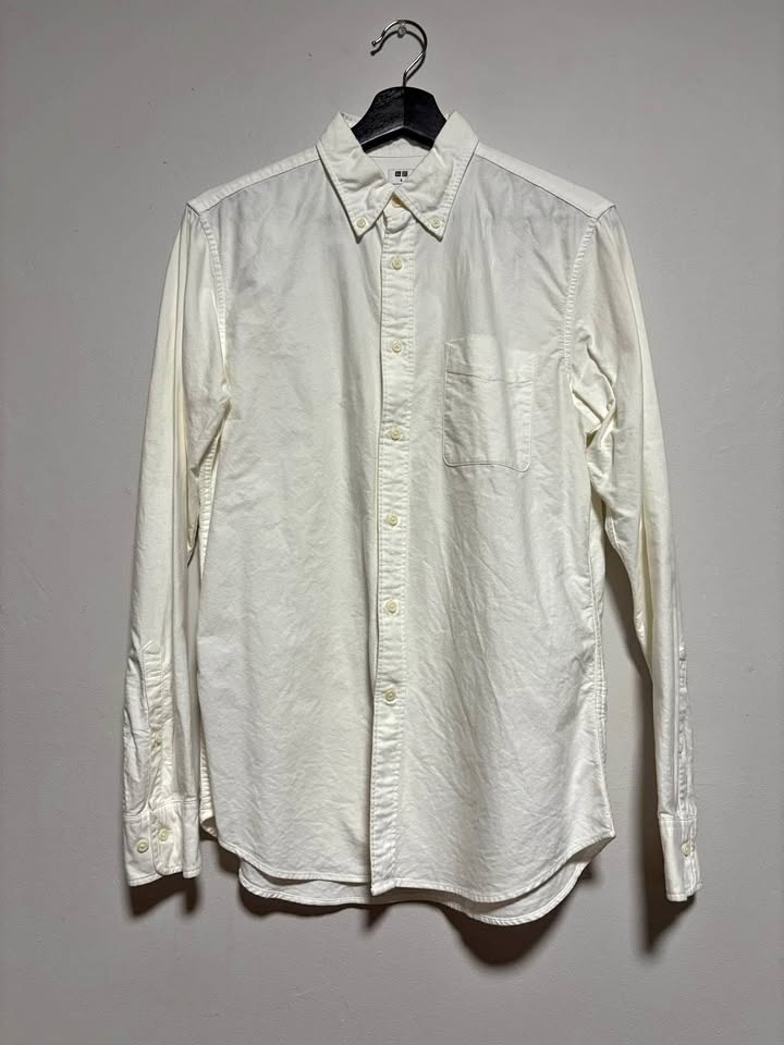 Uniqlo Men's Slim Fit Oxford Shirt - Off-White - Size Small