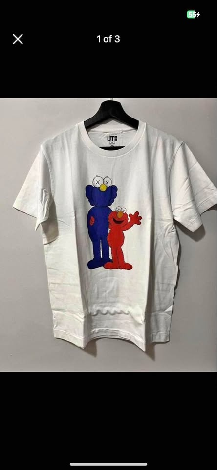 KAWS X Uniqlo Cookie Monster Elmo T Shirt Medium