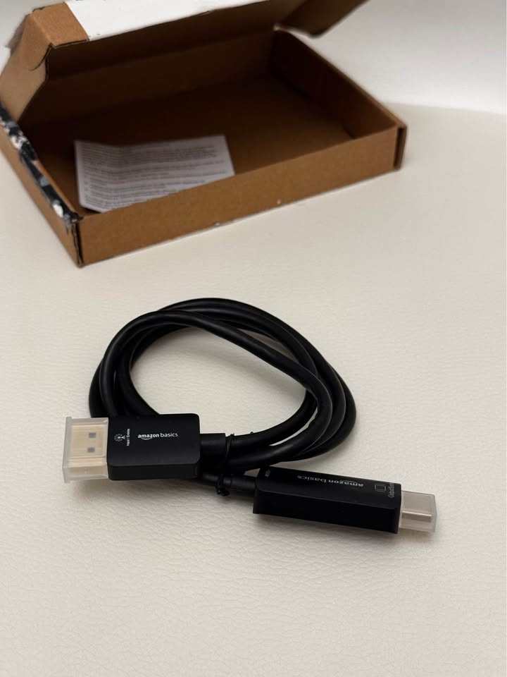 Amazon Basics DisplayPort to HDMI Cable, 4K@60Hz, 3ft - photo 3