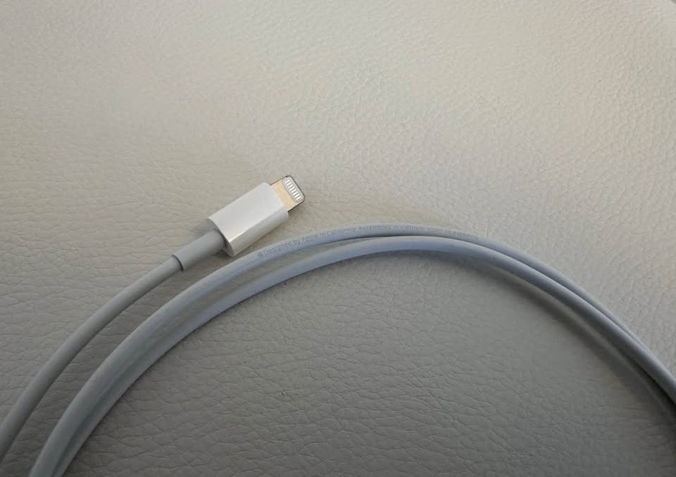 Apple USB-C to Lightning Cable 1m/3ft 20W - White - photo 3
