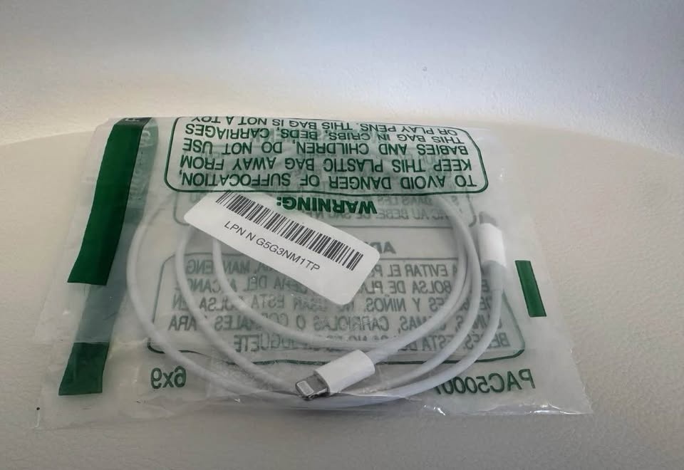 Apple USB-C to Lightning Cable 1m/3ft 20W - White - photo 4