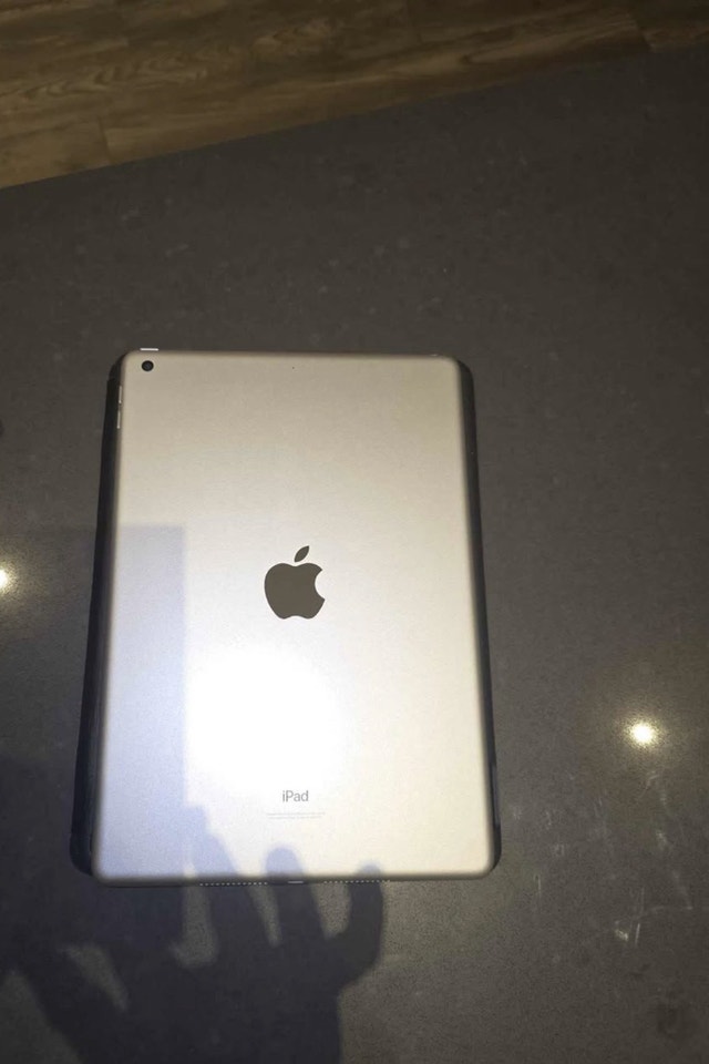 iPad 9th gen - photo 3