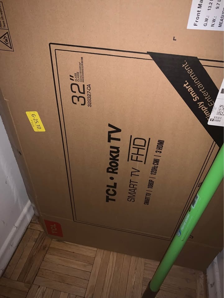 TCL 32S327 32-Inch 1080p Roku Smart LED TV - photo 2