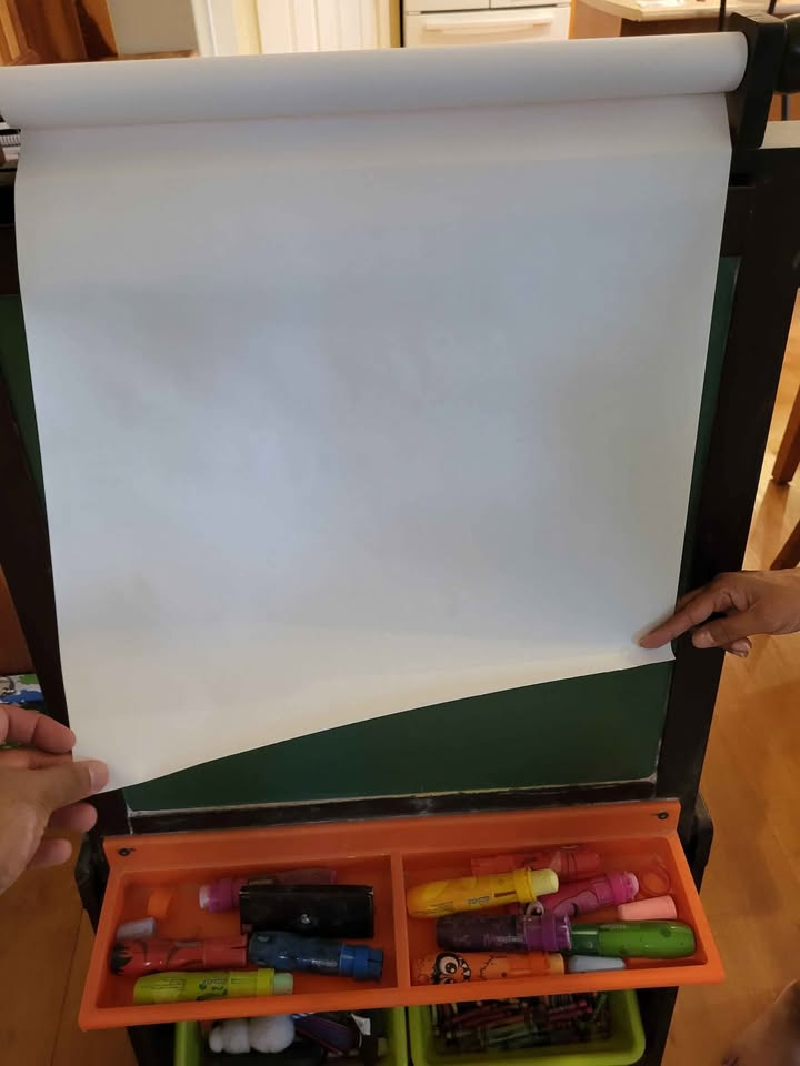 Kids Easel - Whiteboard and Chalkboard - photo 3