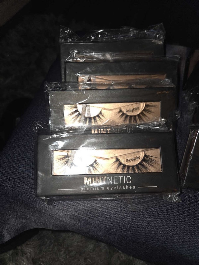 eye lashes/hair straightener - photo 2