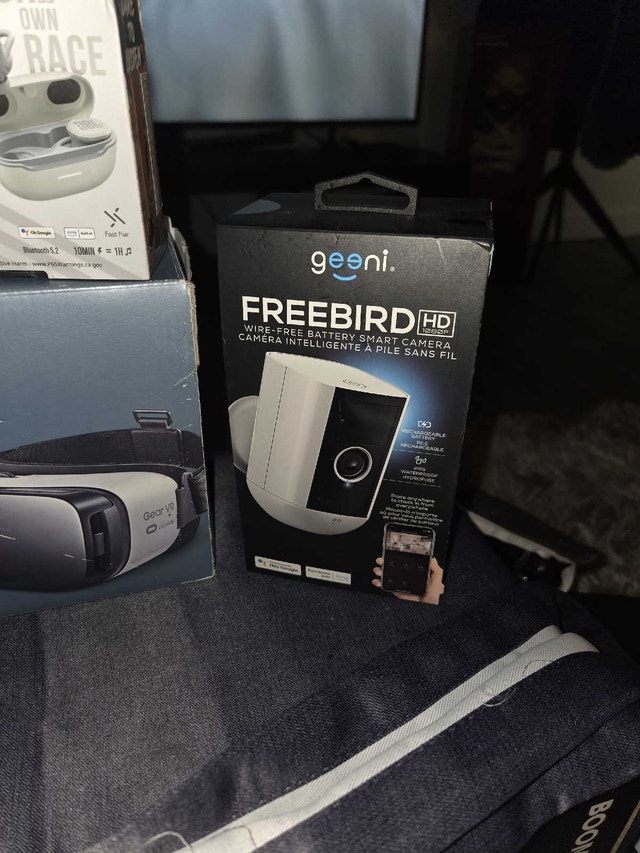 Logitech Webcam, Baby Cam, Arlo Chime, Freebird Cam, VR Set - photo 2