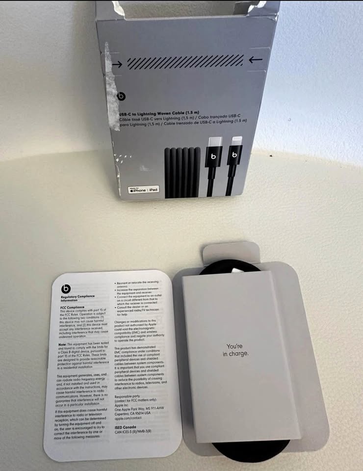 Beats 1.5m Cable Fast Charger Black iPhone 14 13 12 11 XR