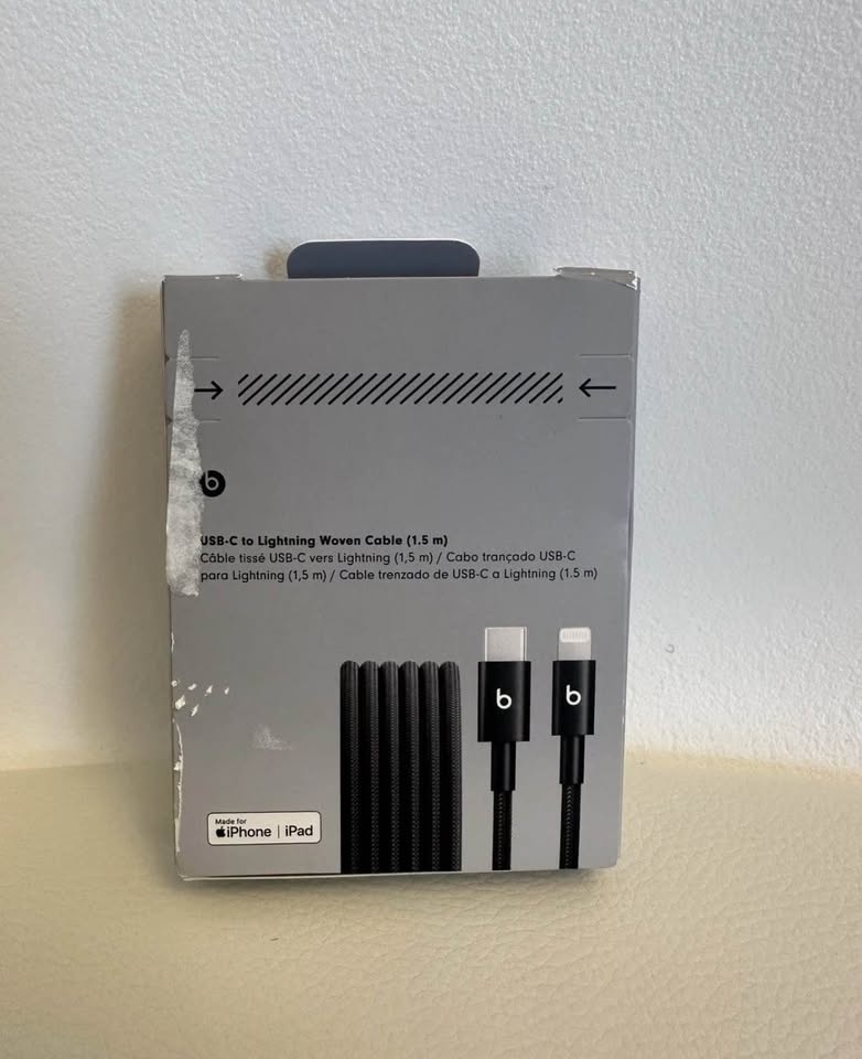 Beats 1.5m Cable Fast Charger Black iPhone 14 13 12 11 XR - photo 3