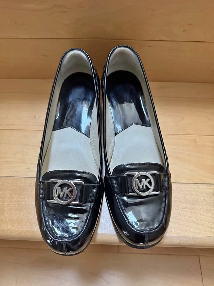 Michael Kors Shiny Patent Leather Black Shoes - Size 9.5 thumbnail
