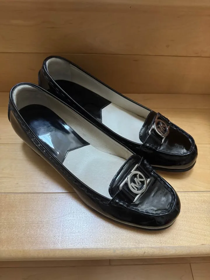 Michael Kors Shiny Patent Leather Black Shoes - Size 9.5 image indicator(2)