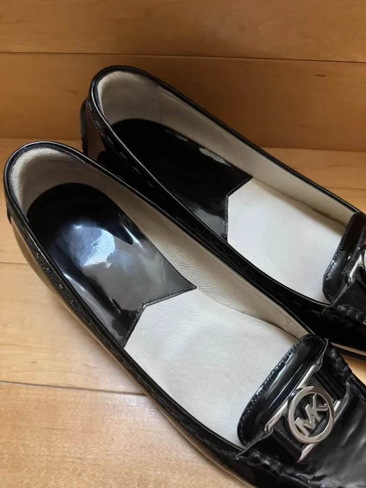 Michael Kors Shiny Patent Leather Black Shoes - Size 9.5 image indicator(3)