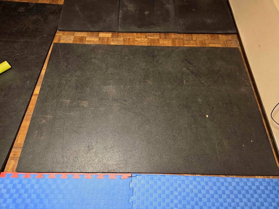 Heavy duty gym mat x 2 (47" x 70") 3/4" thick