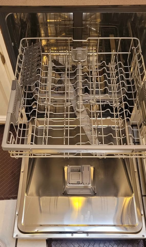 Top Control Smart wi-fi Enabled Dishwasher with QuadWash - photo 5