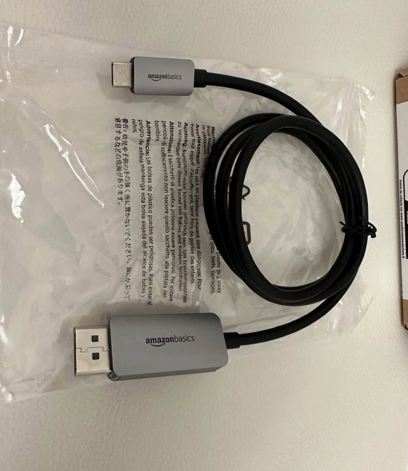 Amazon Basics DP to USB-C Cable, 3ft, Black - photo 2