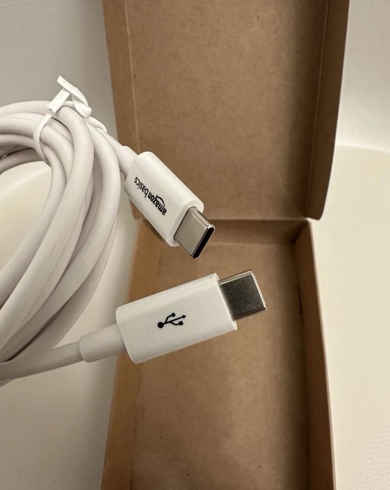 Amazon Basics USB-C to Fast Charger Cable, 9-Foot, White - photo 3