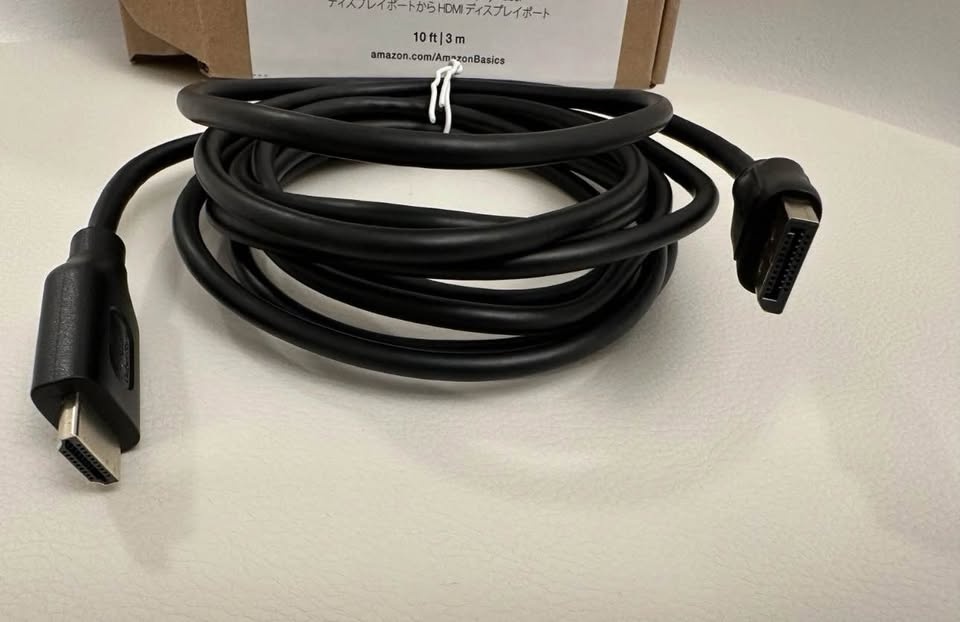 Amazon Basics DisplayPort to HDMI Cable - photo 2
