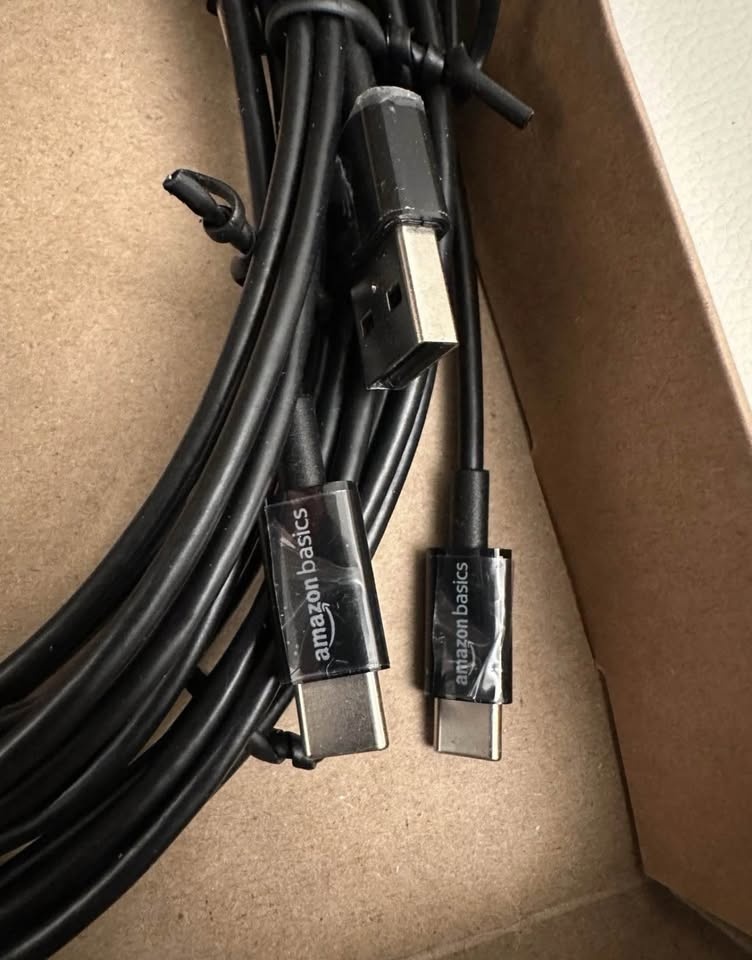 Amazon Basics USB-C to USB-A Cable 6 Ft 5-Pack - photo 3