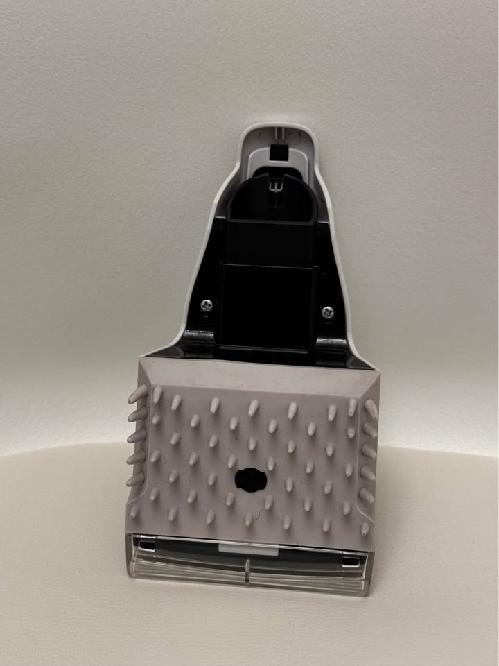 Hoover Power Scrub Pet Hair Upholstery Brush Cleaner - photo 3