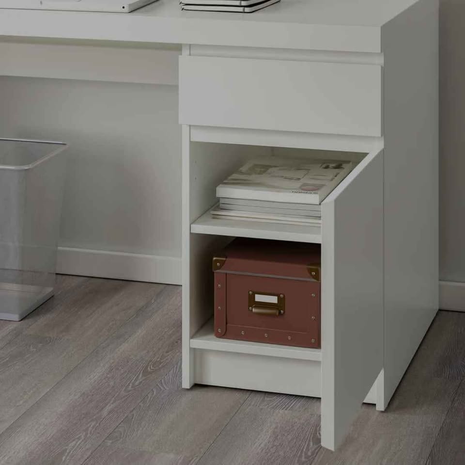 Ikea Malm Desk - photo 3