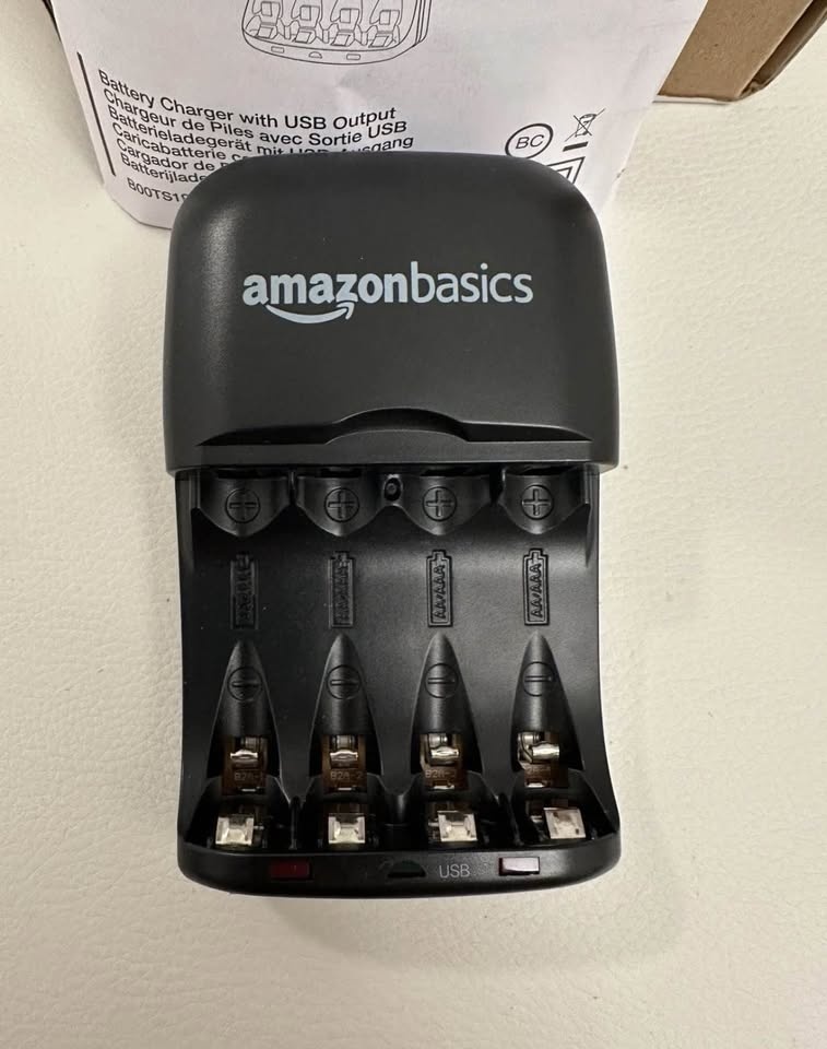 Amazon Basics Rechargeable Battery Charger - photo 2