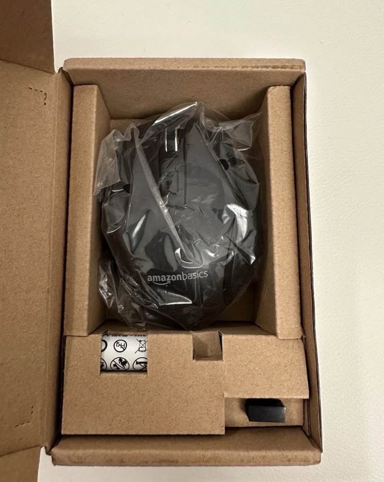 Amazon Basics Wireless Mouse Ergonomic - photo 2
