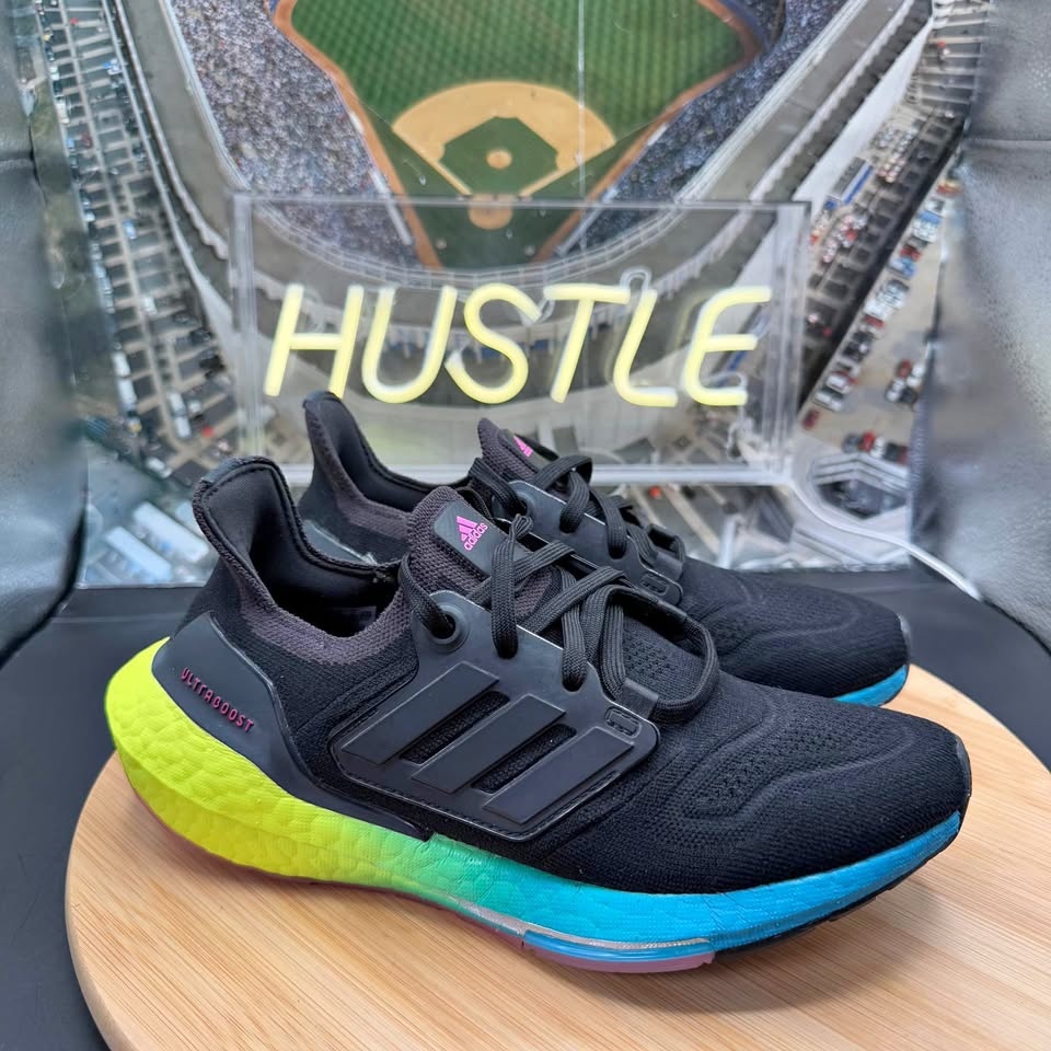 Adidas UltraBoost 22 'Black Multi Gradient' Mens Sz 5