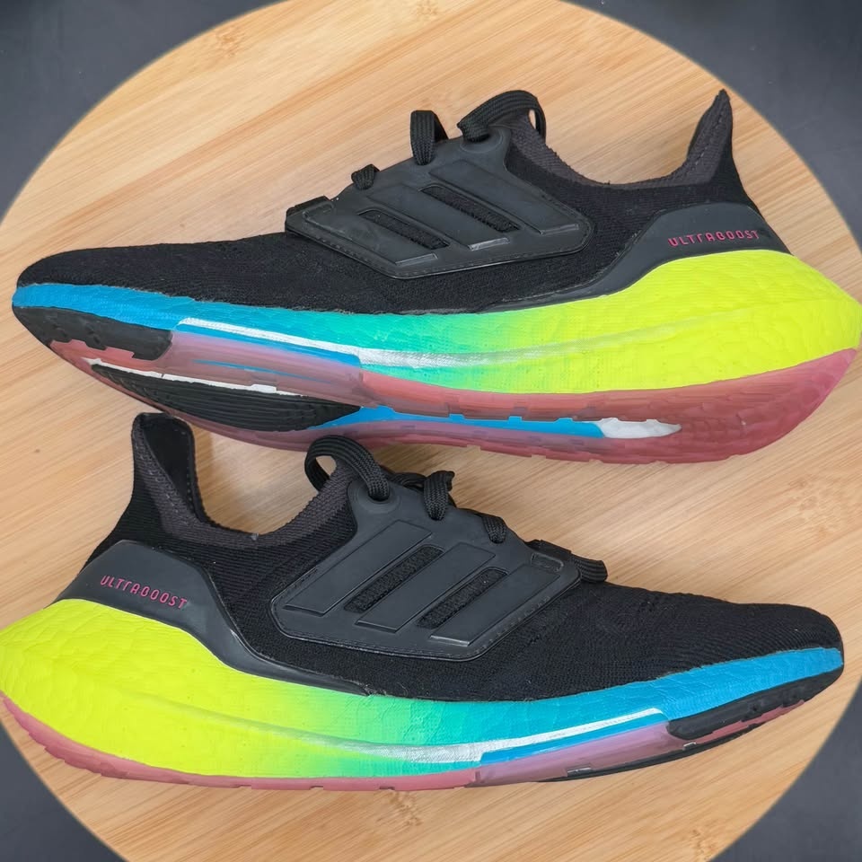 Adidas UltraBoost 22 'Black Multi Gradient' Mens Sz 5 - photo 3
