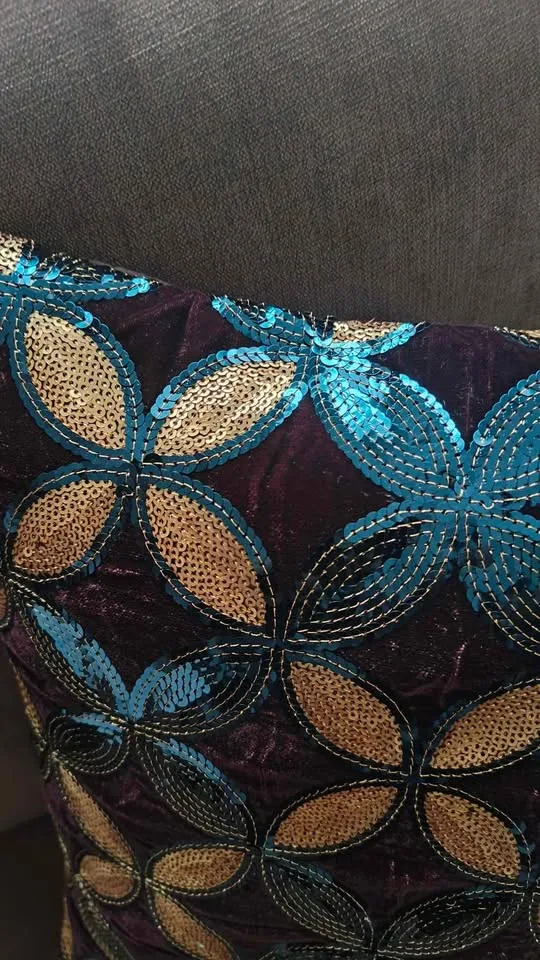 😱Brand🥕 new fancy Beaded Cushion cover image indicator(2)
