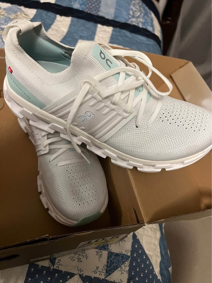 Oncloud running shoes - photo 2