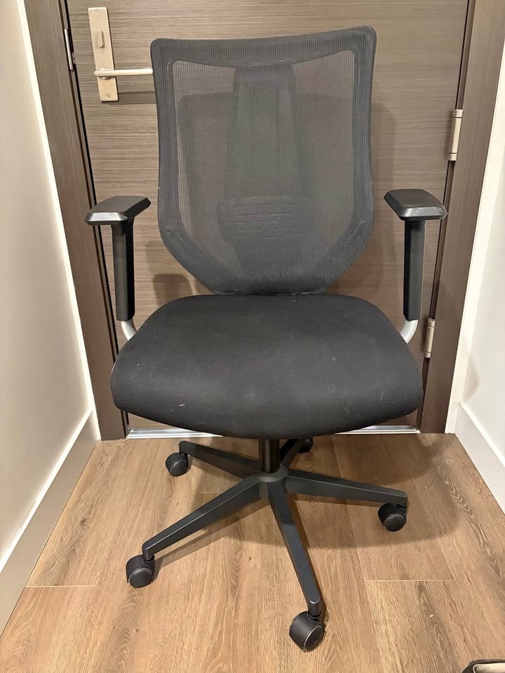 Moving - MUST PICK BY THIS WEEKEND