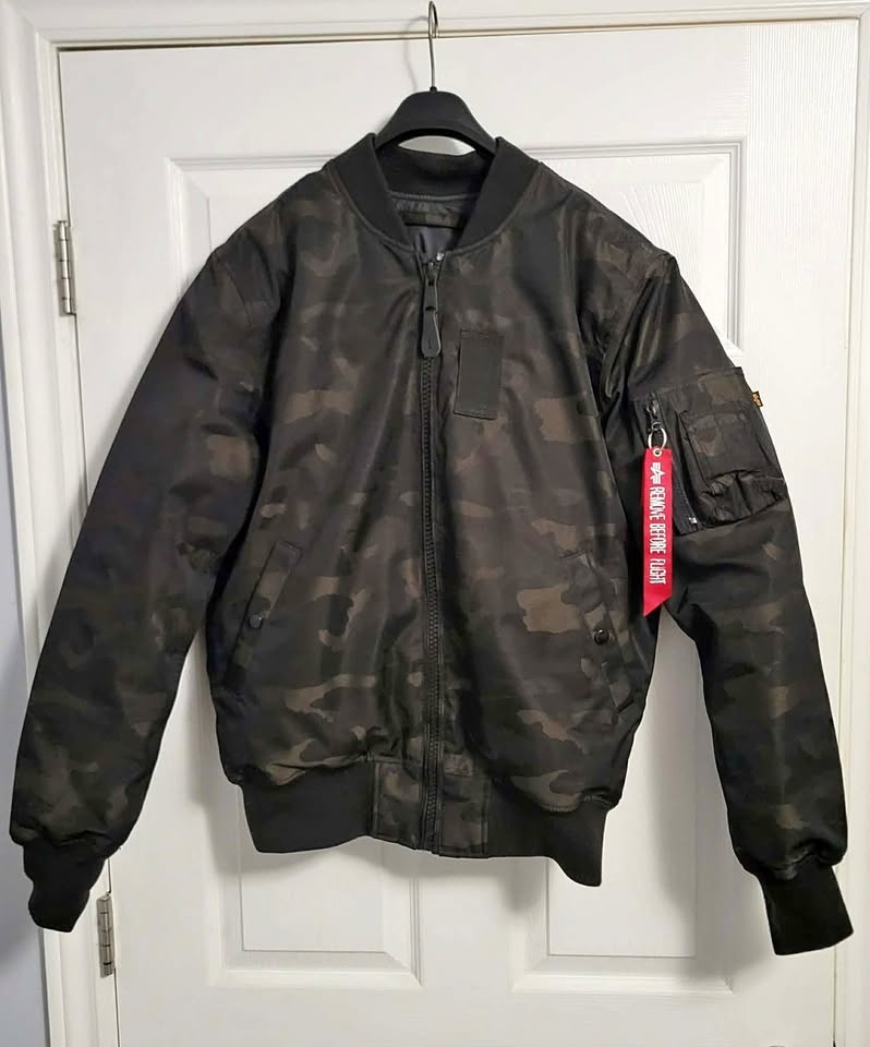 Alpha Industries MA-1 Down Reversible Bomber Jacket – Size M
