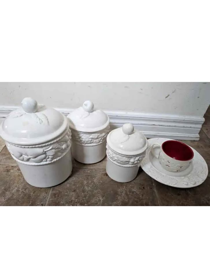 $7 for all 8 pcs kitchen container, bowl for Christmas