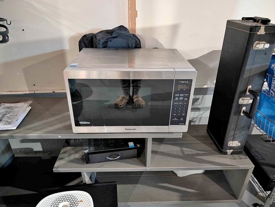Panasonic Genius Microwave - Silver