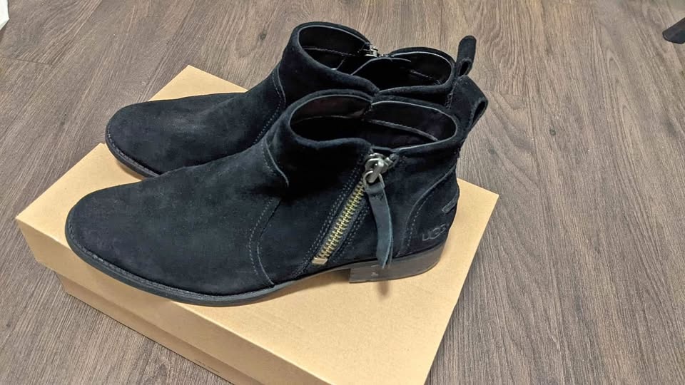 Women's UGG Aureo black suede boots (size 9)