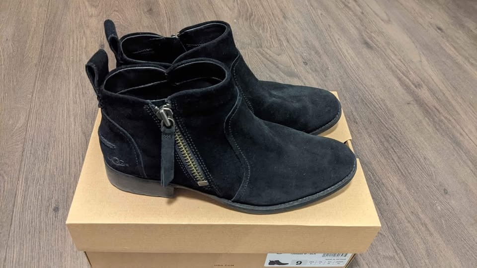 Women's UGG Aureo black suede boots (size 9) - photo 2
