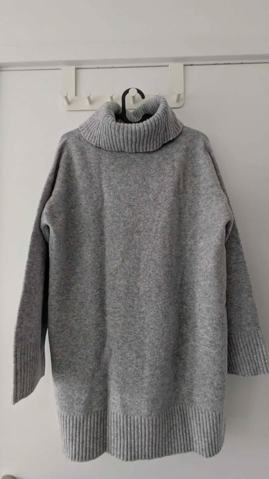 Uniqlo turtleneck sweater dress - photo 2