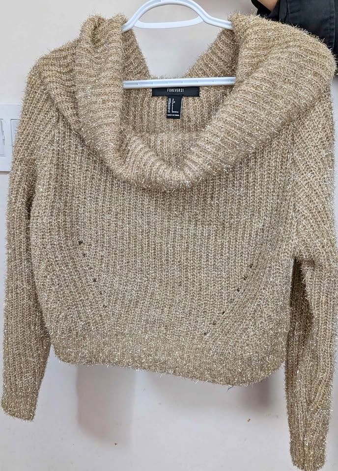 Golden sweater, holiday season