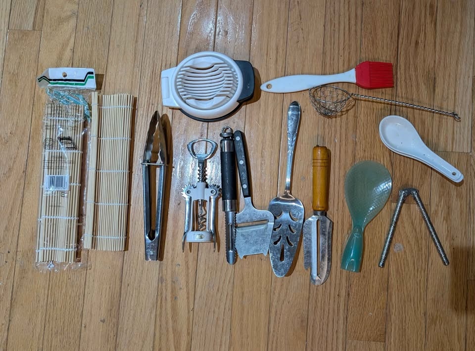 $10 for 15 pieces kitchen cookware